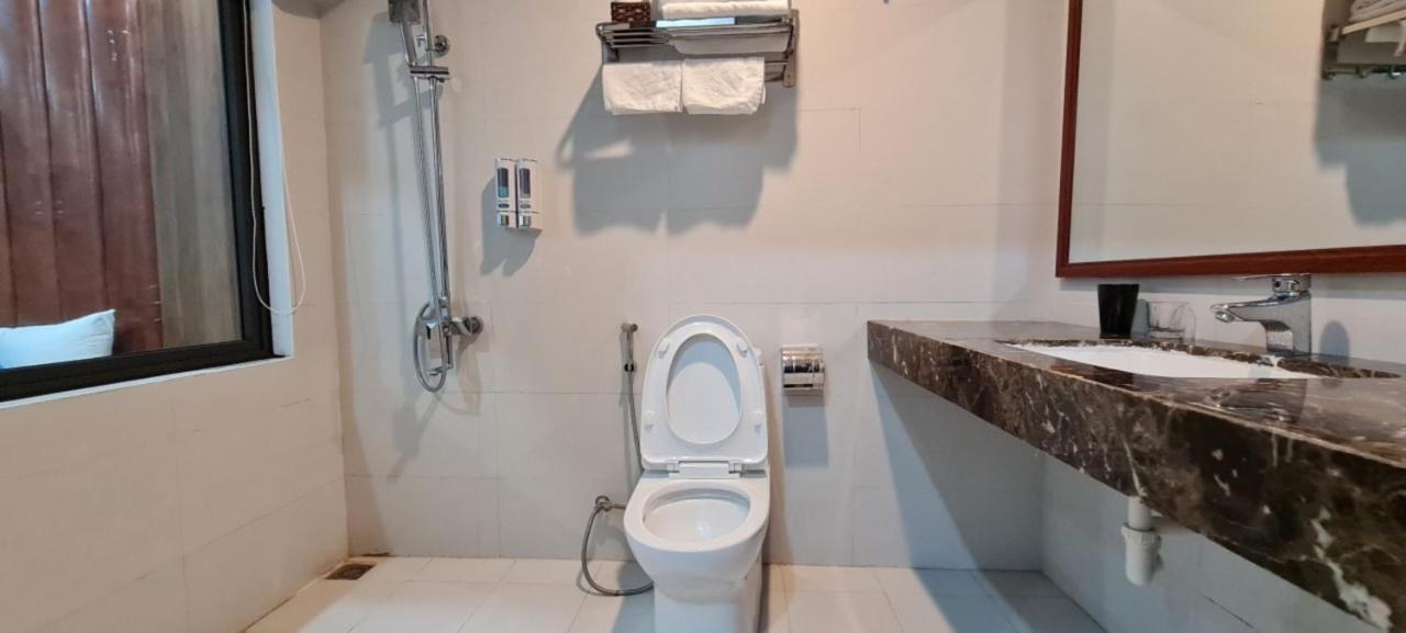 Thai Binh Hotel Ba Be Buitenkant foto